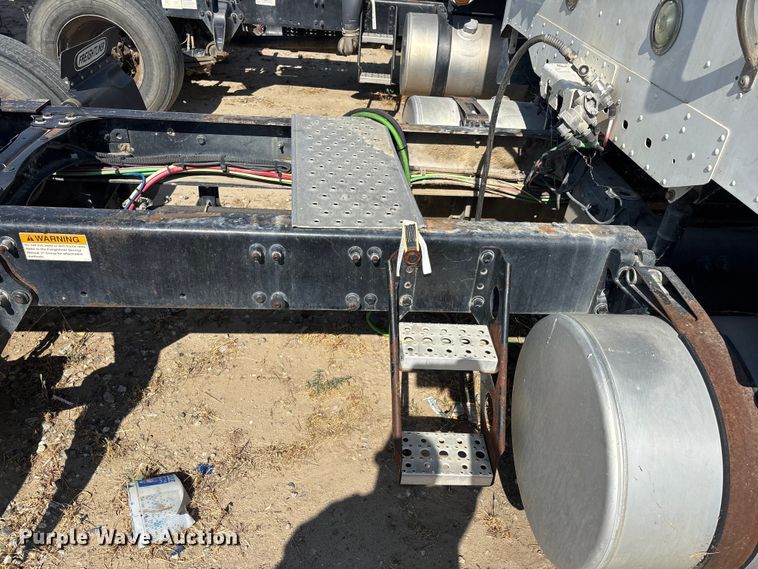 image for item ER7580 2013 Freightliner Coronado SD 122 
