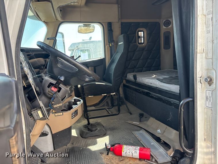 image for item ER7580 2013 Freightliner Coronado SD 122 