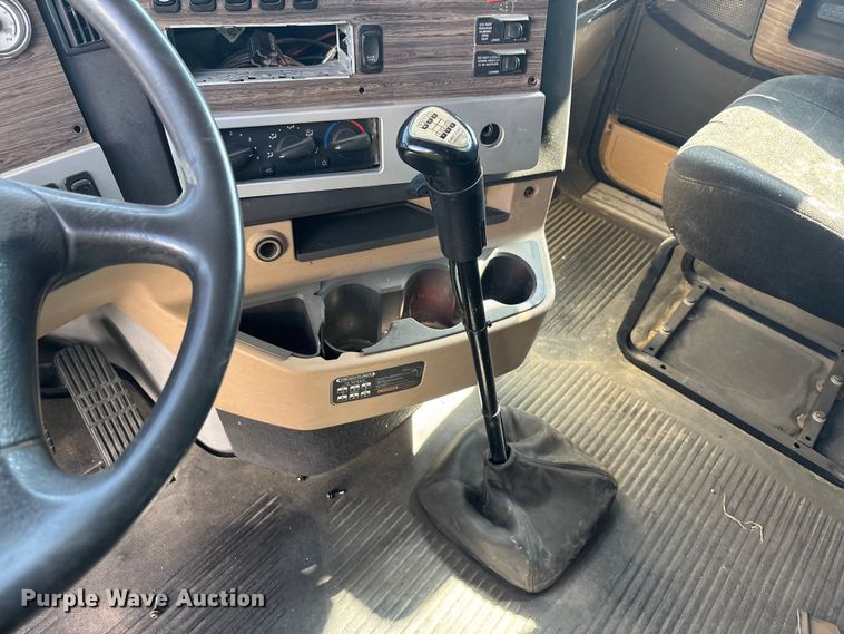image for item ER7580 2013 Freightliner Coronado SD 122 