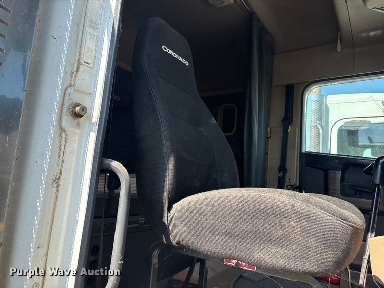 image for item ER7580 2013 Freightliner Coronado SD 122 
