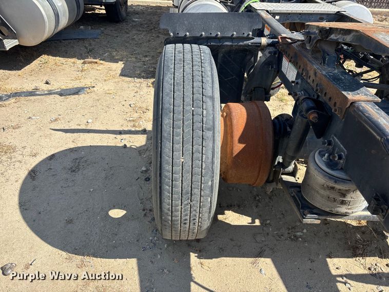 image for item ER7580 2013 Freightliner Coronado SD 122 