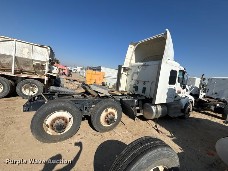 image for item ER7581 2018 Peterbilt 579 semi truck