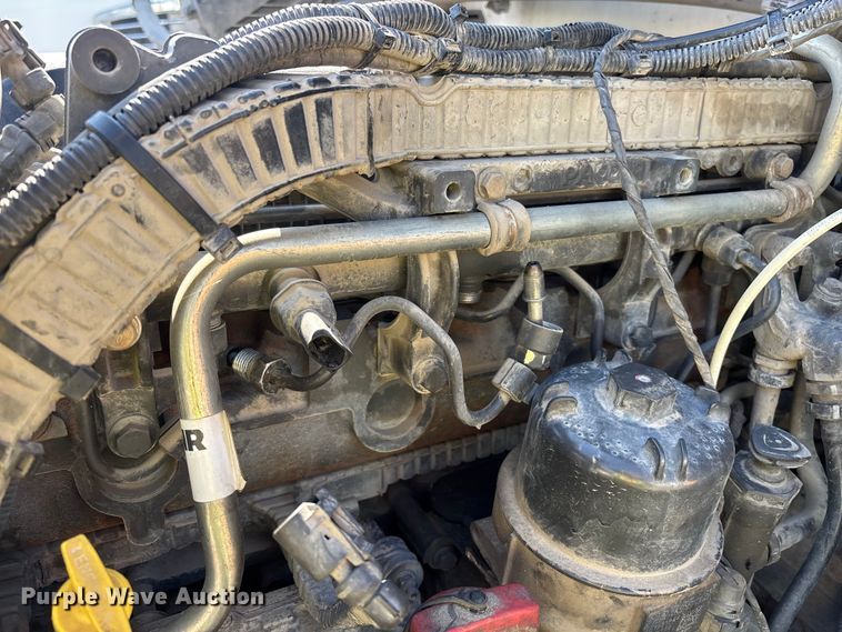 image for item ER7581 2018 Peterbilt 579 semi truck