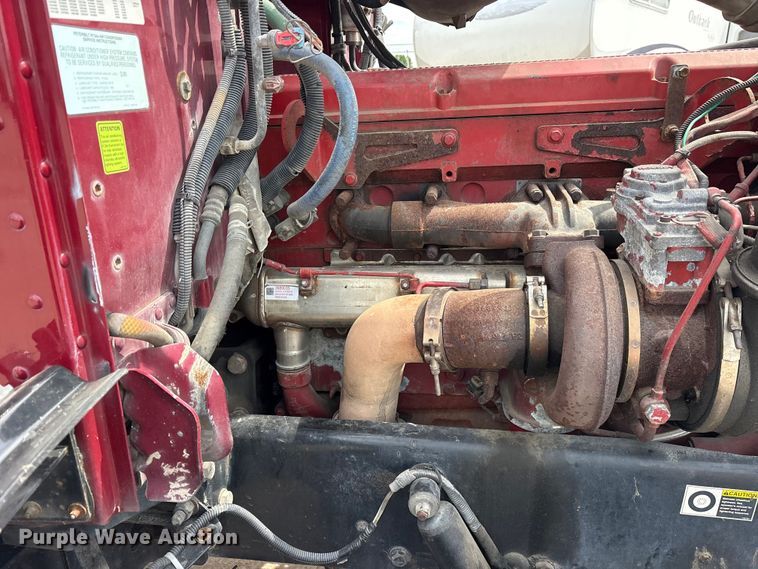 image for item ET2047 2008 Peterbilt 386 semi truck