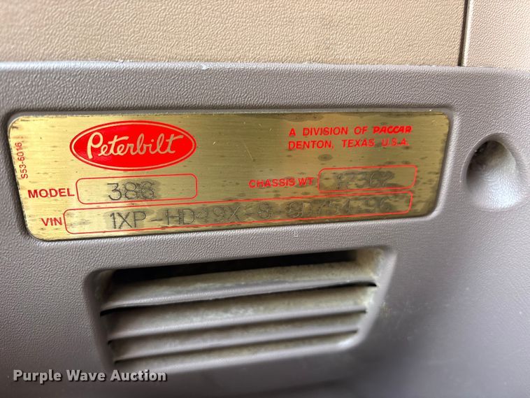 image for item ET2047 2008 Peterbilt 386 semi truck
