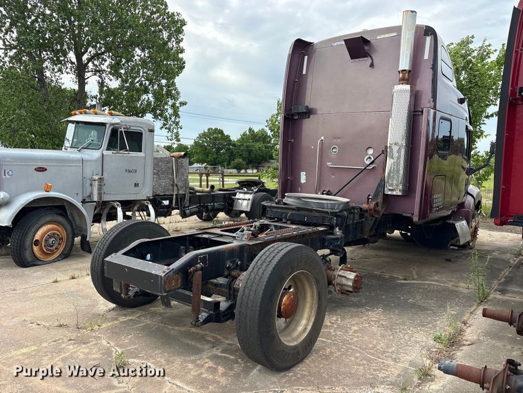 image for item ET2053 2009 Peterbilt 387 semi truck