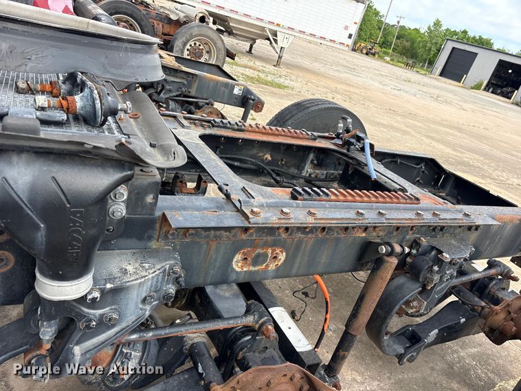 image for item ET2053 2009 Peterbilt 387 semi truck