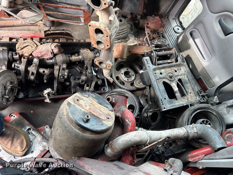 image for item ET2053 2009 Peterbilt 387 semi truck