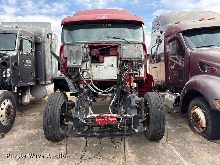 image for item ET2054 2009 Peterbilt 387 semi truck