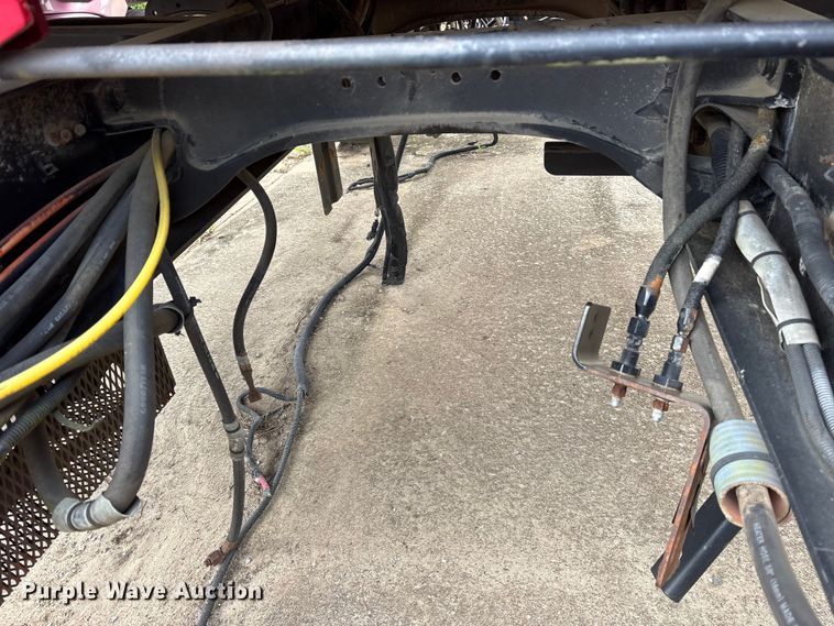 image for item ET2054 2009 Peterbilt 387 semi truck