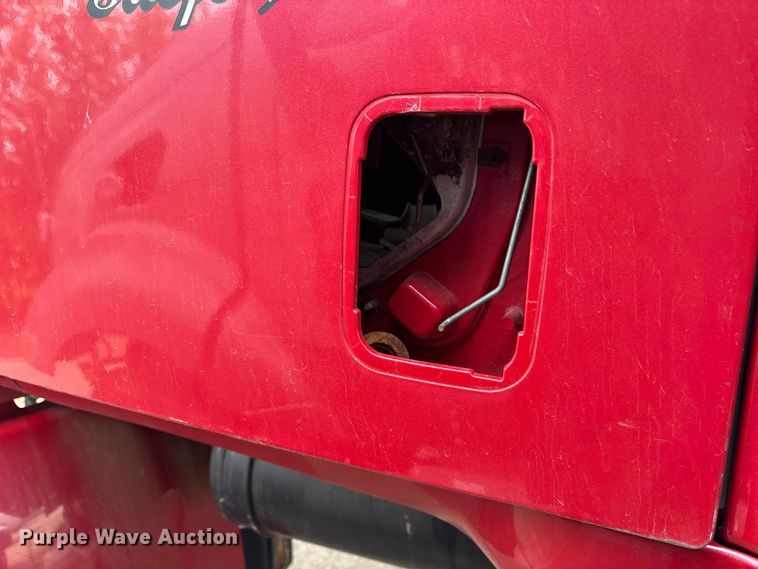image for item ET2054 2009 Peterbilt 387 semi truck