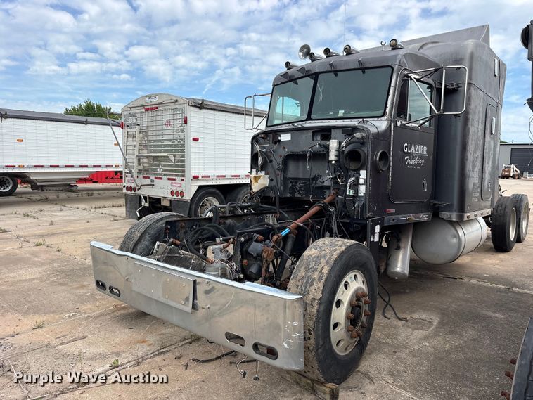 image for item ET2055 1999 Peterbilt 379 semi truck