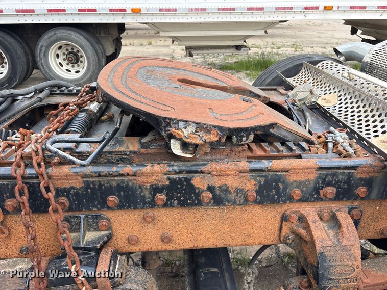 image for item ET2055 1999 Peterbilt 379 semi truck