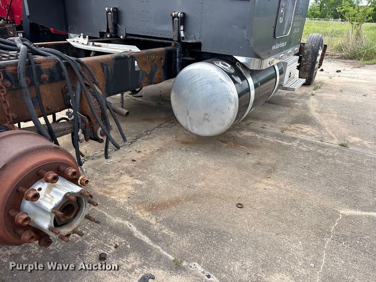 image for item ET2055 1999 Peterbilt 379 semi truck