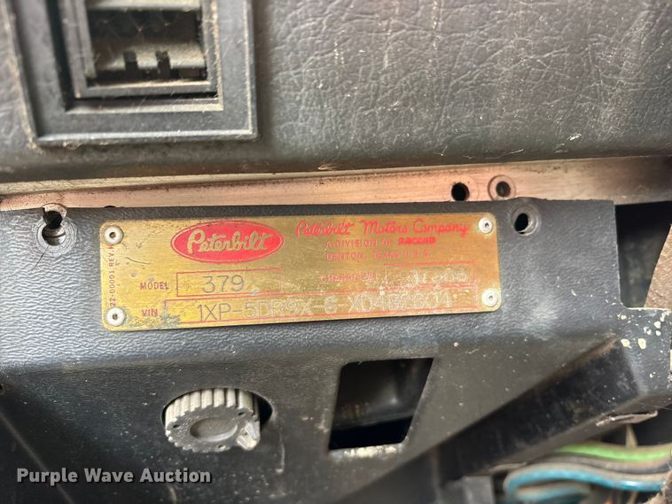 image for item ET2055 1999 Peterbilt 379 semi truck