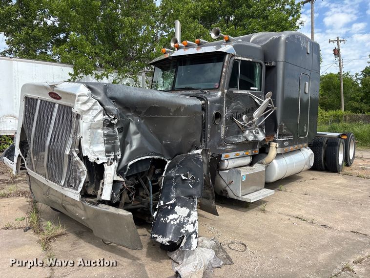 image for item ET2057 2001 Peterbilt 379 semi truck