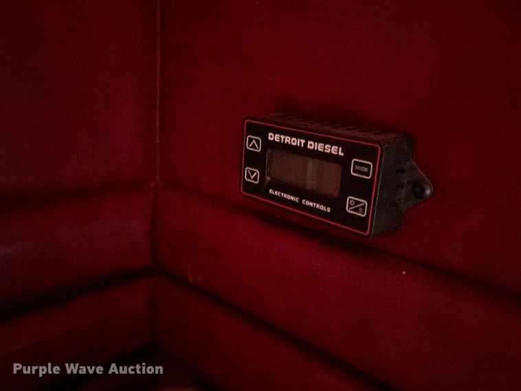 image for item ET2057 2001 Peterbilt 379 semi truck