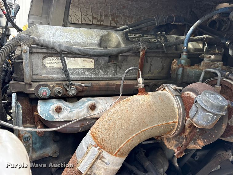 image for item ET2057 2001 Peterbilt 379 semi truck