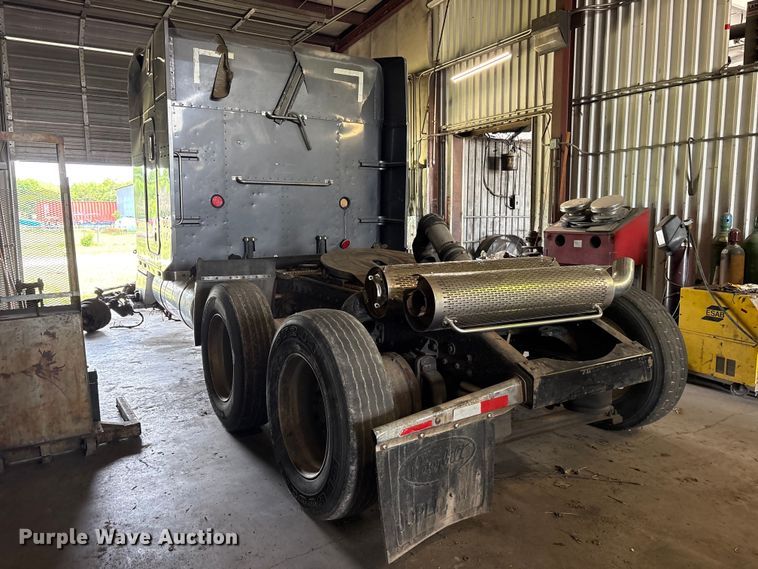 image for item ET2058 2001 Peterbilt 379 semi truck