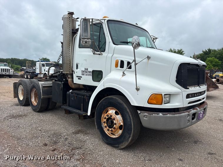image for item ET2074 2004 Sterling L9500 winch truck