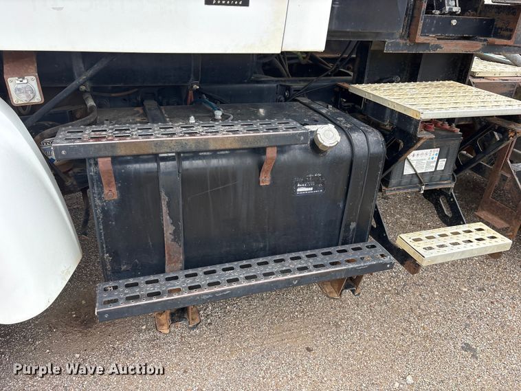 image for item ET2074 2004 Sterling L9500 winch truck
