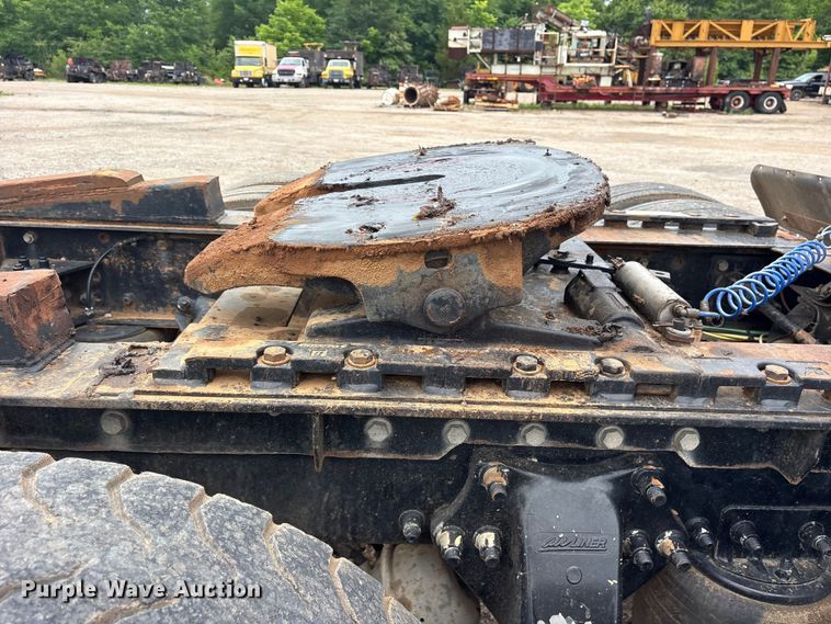 image for item ET2074 2004 Sterling L9500 winch truck