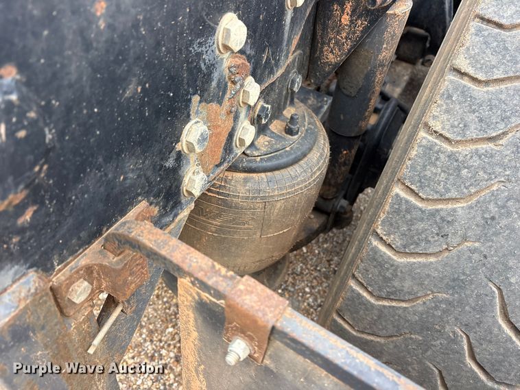 image for item ET2074 2004 Sterling L9500 winch truck