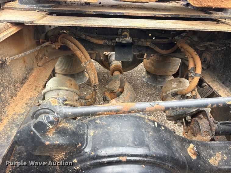 image for item ET2074 2004 Sterling L9500 winch truck