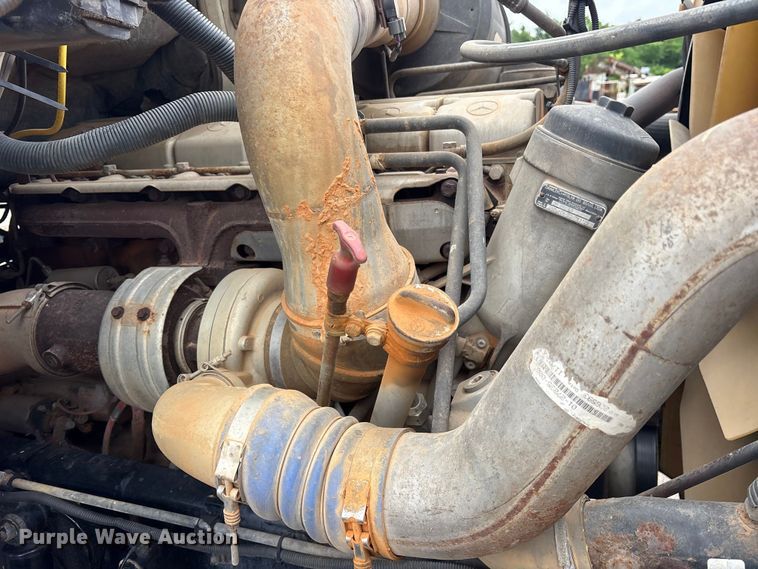 image for item ET2074 2004 Sterling L9500 winch truck