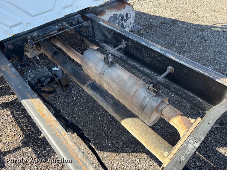 image for item ET6119 2007 International 4300  truck cab and chassis