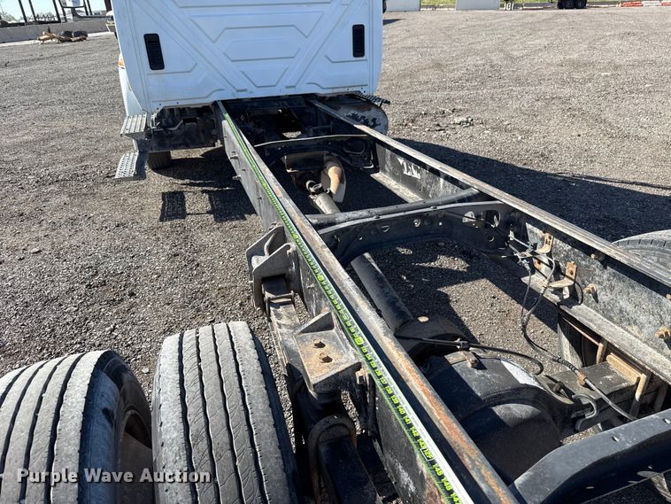 image for item ET6119 2007 International 4300  truck cab and chassis