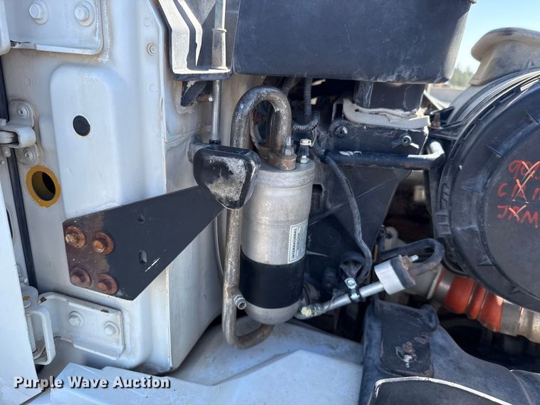 image for item ET6119 2007 International 4300  truck cab and chassis