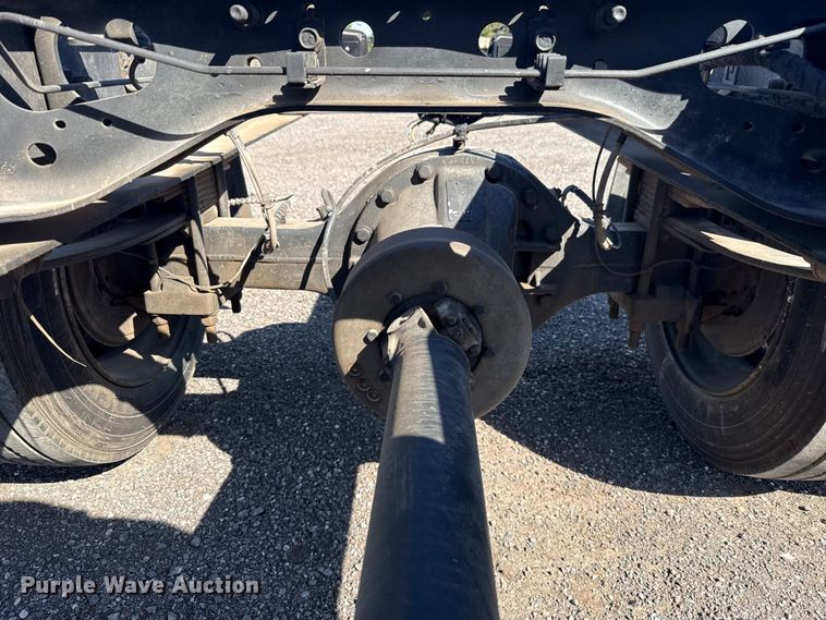 image for item ET6120 2007 International 4300 truck cab and chassis