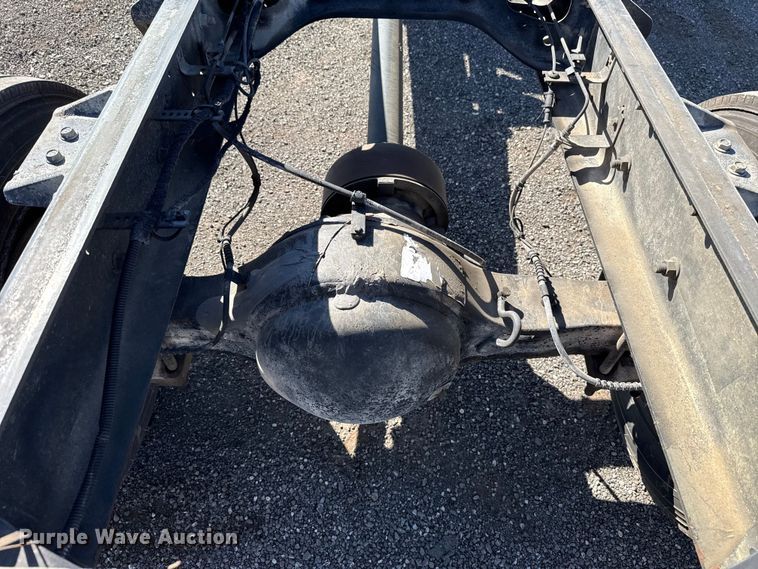 image for item ET6120 2007 International 4300 truck cab and chassis