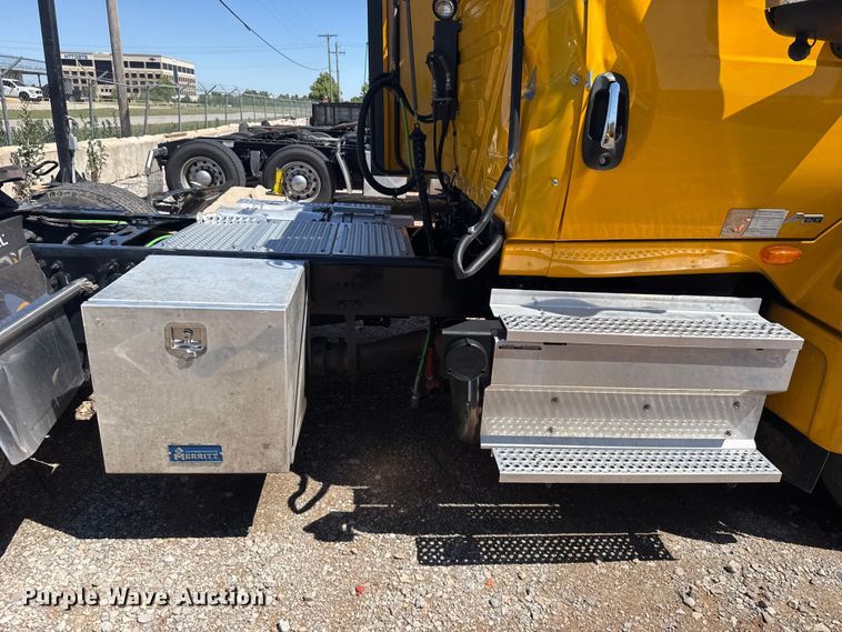 image for item ET6128 2024 International LT625 semi truck