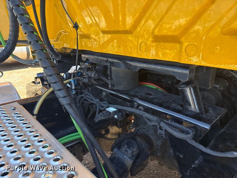 image for item ET6128 2024 International LT625 semi truck