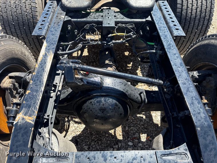 image for item ET6128 2024 International LT625 semi truck