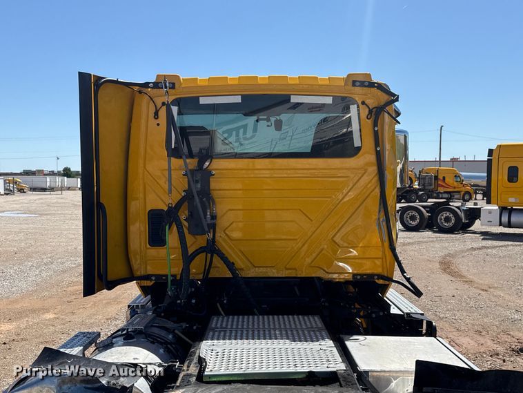 image for item ET6128 2024 International LT625 semi truck