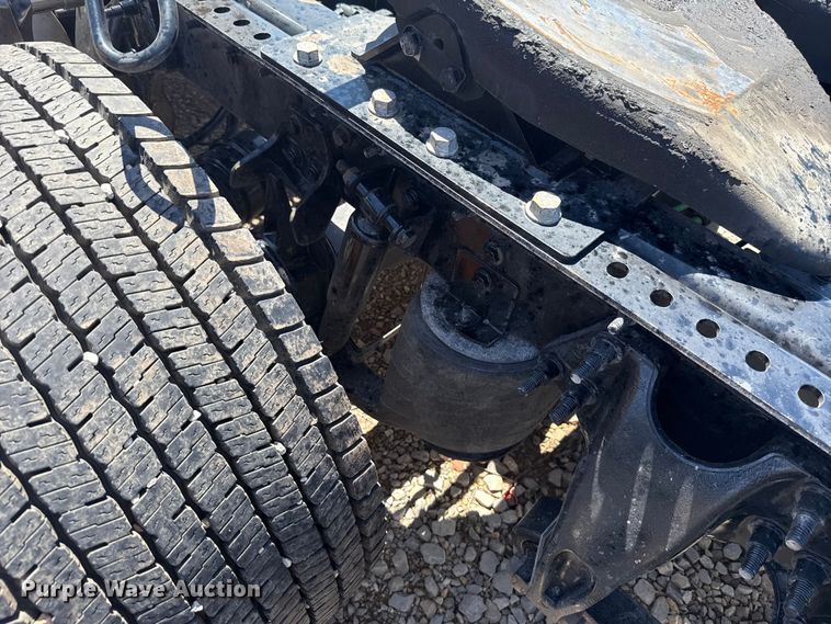 image for item ET6128 2024 International LT625 semi truck