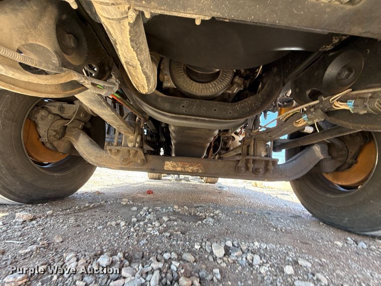 image for item ET6128 2024 International LT625 semi truck