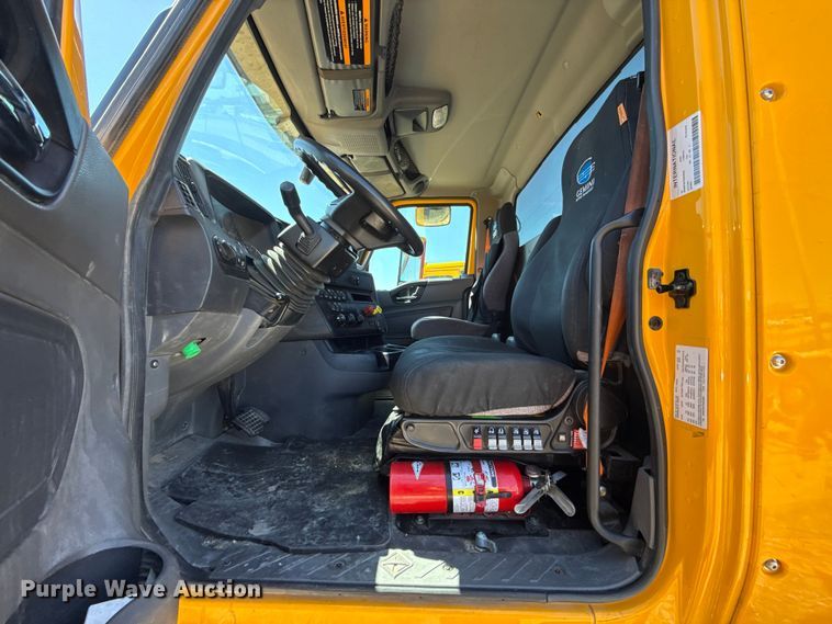 image for item ET6128 2024 International LT625 semi truck