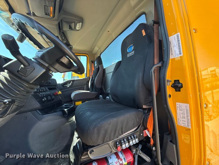 image for item ET6128 2024 International LT625 semi truck