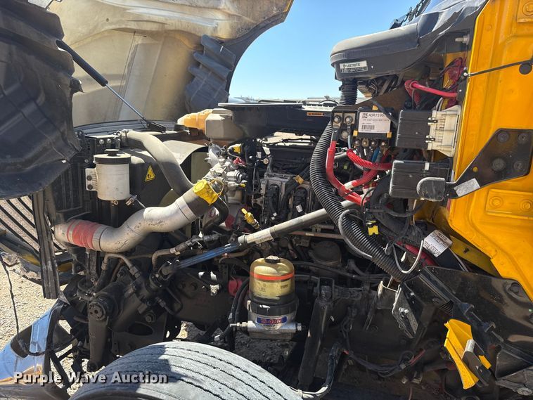 image for item ET6128 2024 International LT625 semi truck