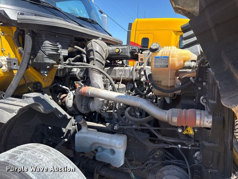 image for item ET6128 2024 International LT625 semi truck