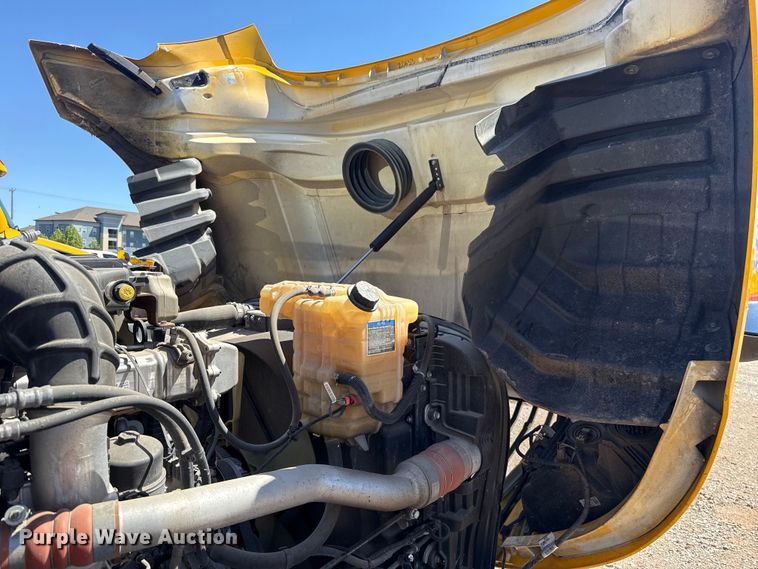 image for item ET6128 2024 International LT625 semi truck
