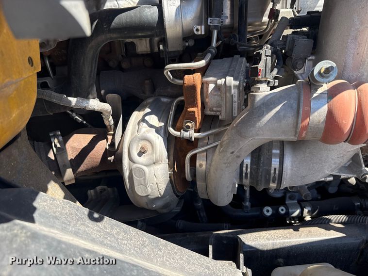 image for item ET6128 2024 International LT625 semi truck