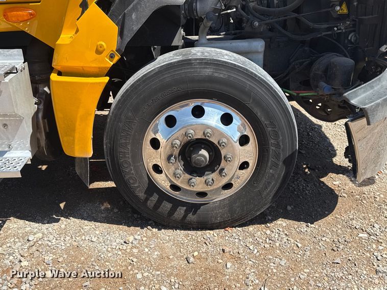 image for item ET6128 2024 International LT625 semi truck