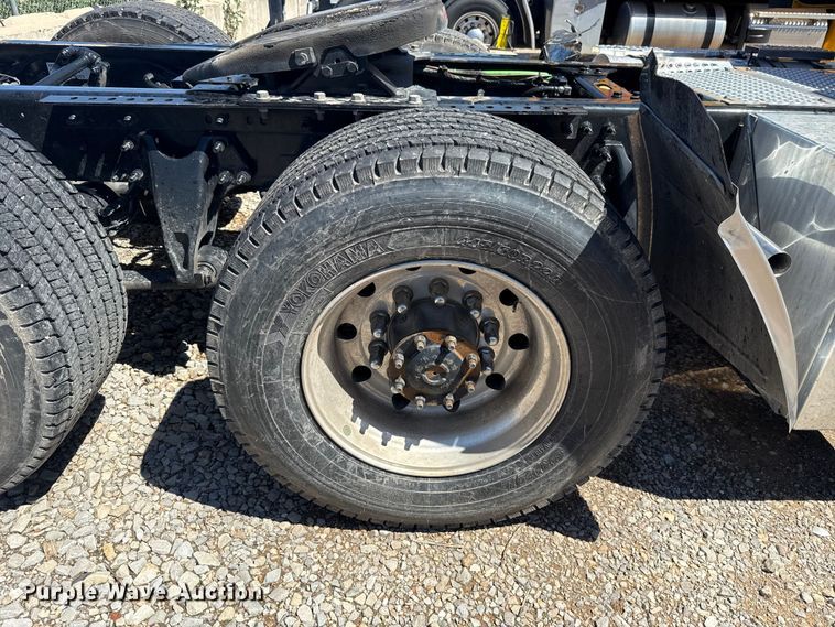 image for item ET6128 2024 International LT625 semi truck