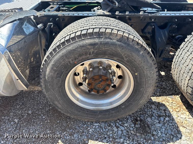image for item ET6128 2024 International LT625 semi truck