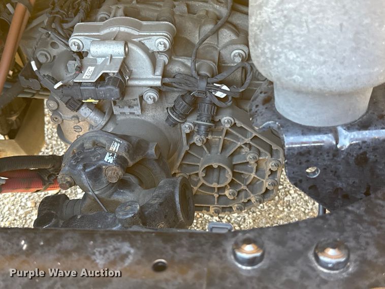 image for item ET6130 2021 Freightliner Cascadia 126 semi truck
